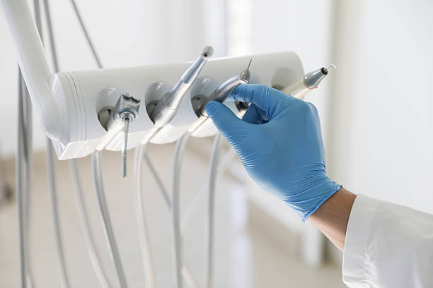 Professional Emergency Dentist technician working in Allen County County, KS
